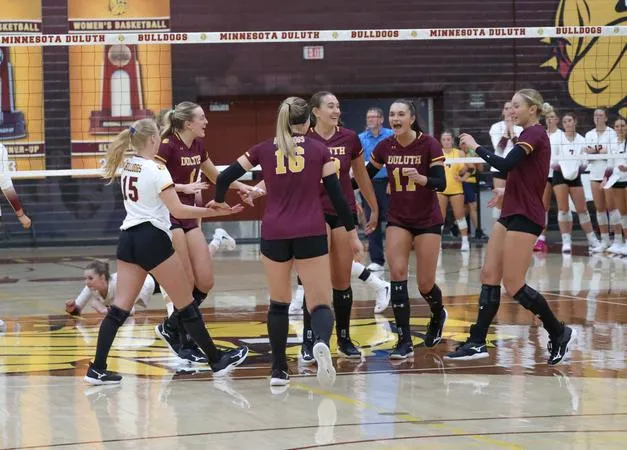 No. 19 Bulldogs Conclude Three-Game NSIC Road Trip at No. 5 Concordia-St. Paul, Winona State