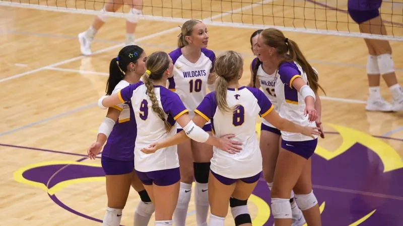 Wildcats break through with sweep of Hamline