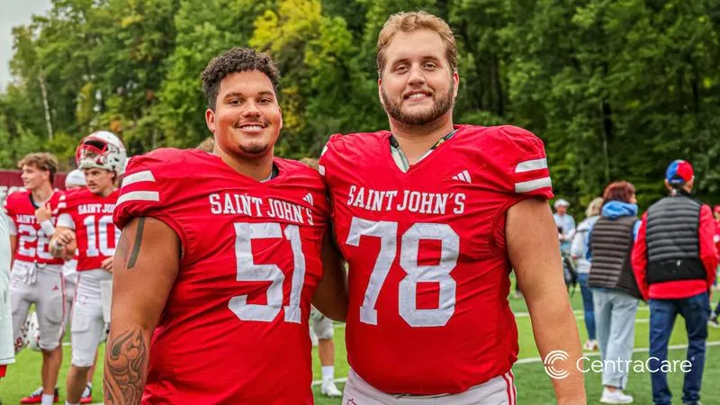 Best Friends, Better Blockers: Bougie and Van Deun Anchor SJU O-Line