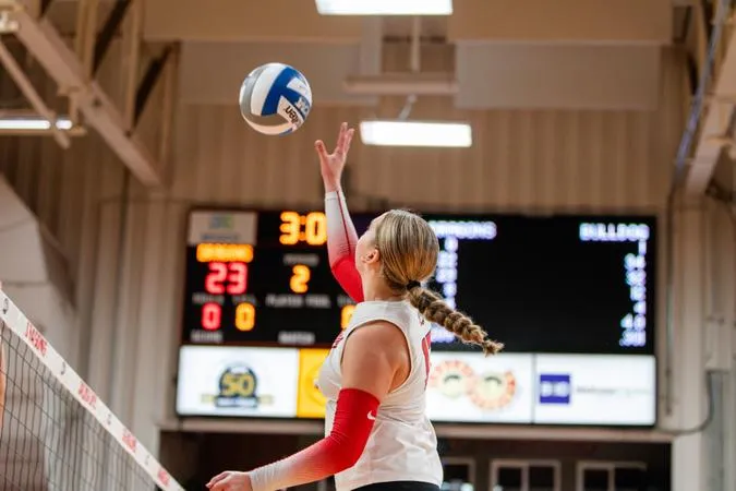 Moorhead Comes Up Short Against Mavericks