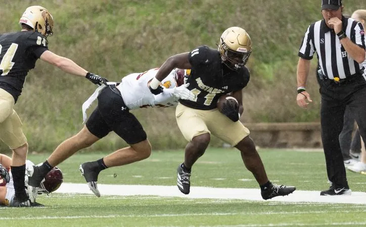 SMSU battles but suffers homecoming setback to No. 19 UMD