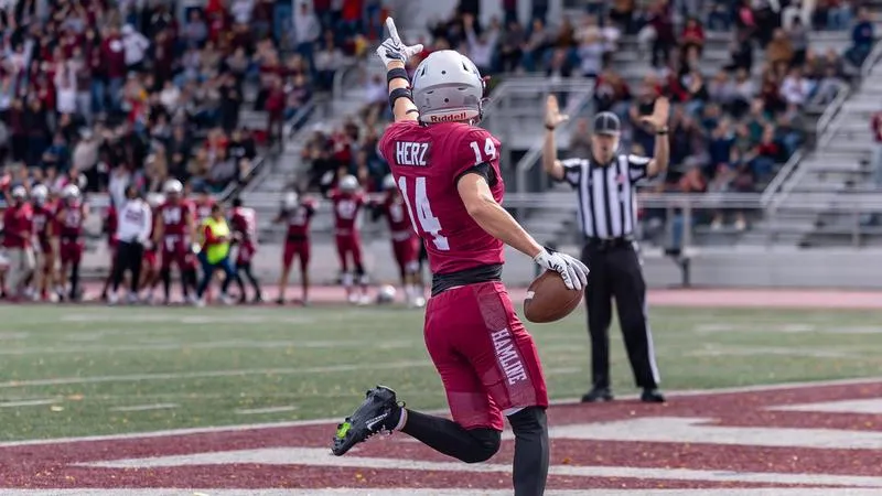 Pipers Battle Hard on Homecoming in 34-21 Loss to Macalester