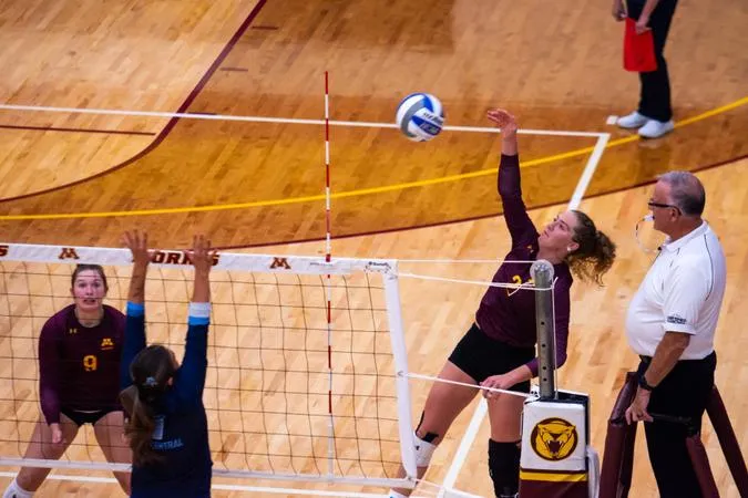 Volleyball Falls to (RV) Northwestern for First Conference Defeat
