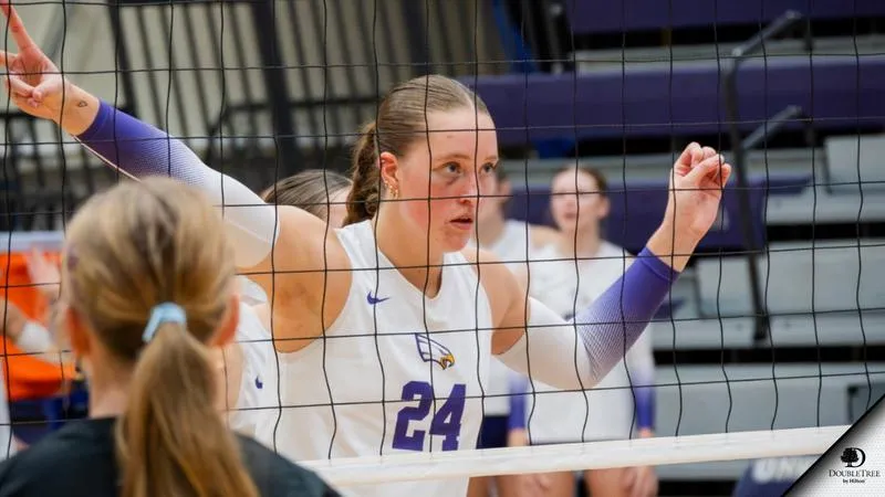 Volleyball Lone Unbeaten UMAC Team After Saturday Sweeps