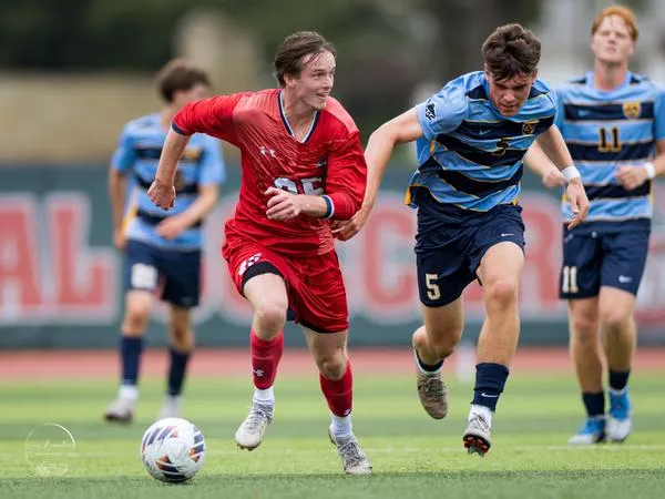 Men's Soccer Battle Pipers in 1-0 Loss
