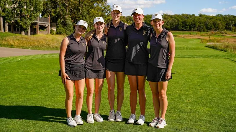 Women's golf cracks 300 for first time, shoots up to fourth on final day of MIAC Championships