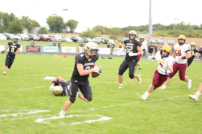 Football: #2 Warriors Defensively Deny D-E, Stay Perfect