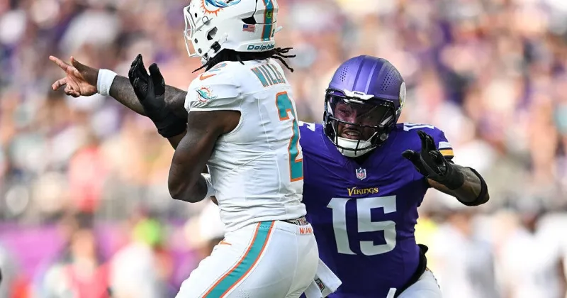 Unbeaten Minnesota Vikings defeat winless Miami Dolphins with strong defense, Reichard's kicks