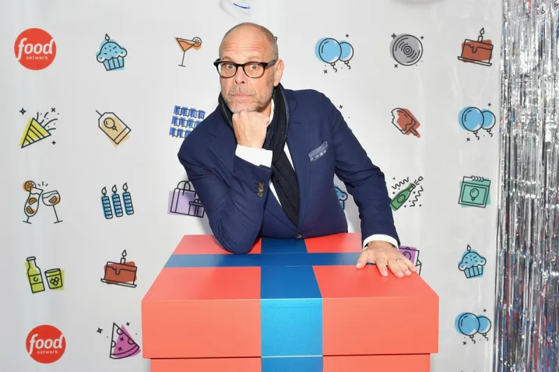 Here's Why Celebrity Chef Alton Brown Is Coming to Rochester