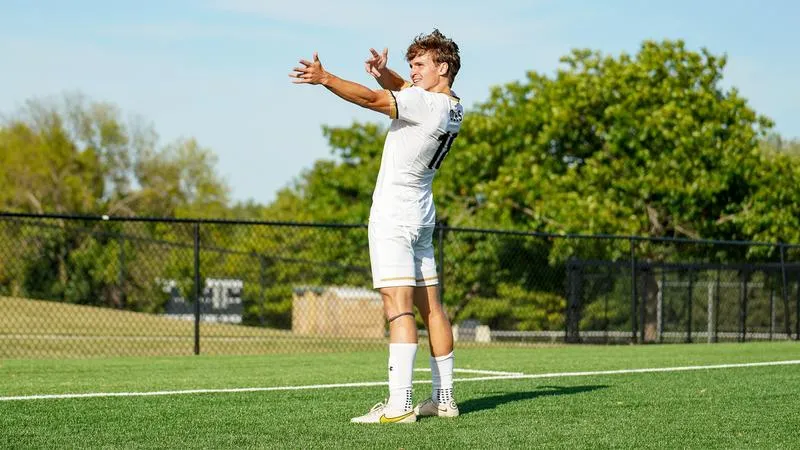 Men's soccer stays atop United Soccer Coaches Poll for third week in a row