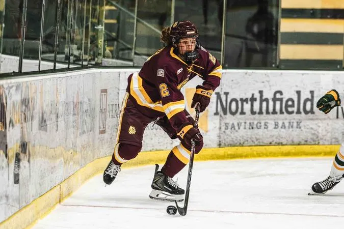 No. 9/10 Bulldogs will Welcome St. Thomas to AMSOIL this Weekend to Open Up WCHA Play