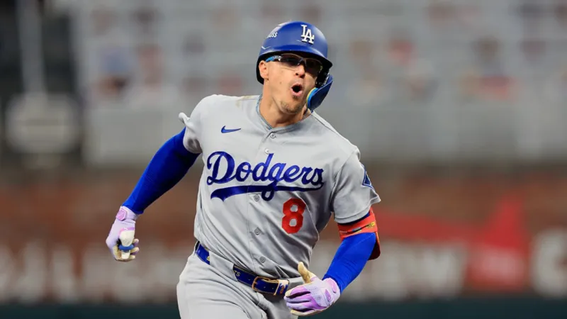 Dodgers Manager Dave Roberts Raves About 'Big-Time Player' Kik Hernndez
