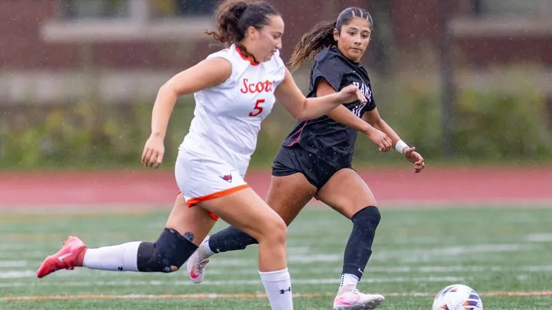 Hamline and Wis.-Stout Battle to 0-0 Stalemate