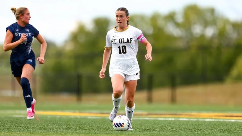 VanDeWalker ties season assist record, Oles get road win over Carroll