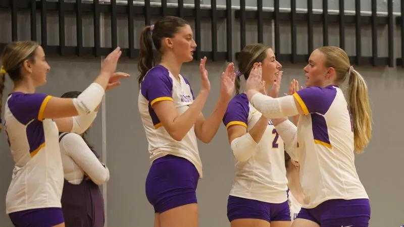Volleyball rallies past Macalester in four sets