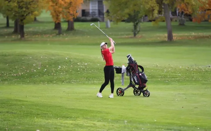 Women's golf in fifth after first round at UMAC Championship