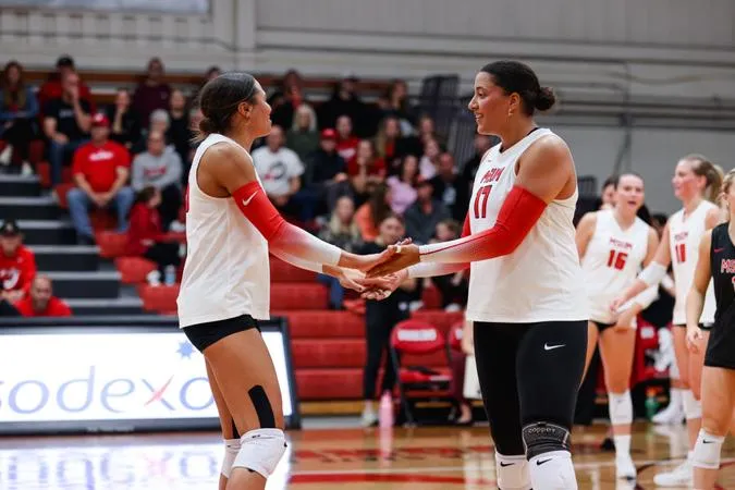 Moorhead Volleyball Falls to #8 Golden Bears