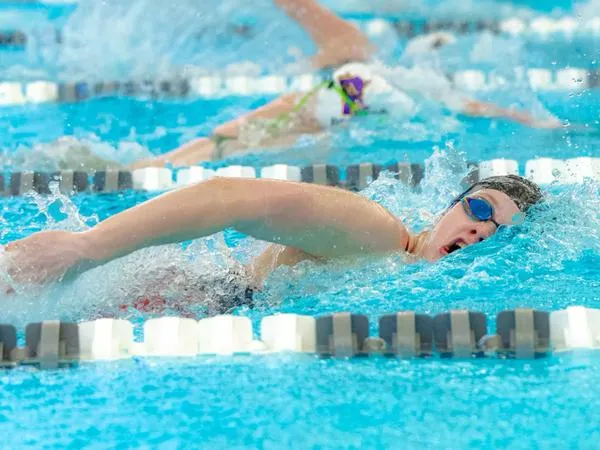 Swimming & diving opens season with blowout victory over Jamestown
