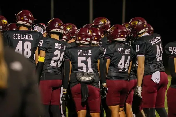 Huge Second Quarter Lifts Eagles Over Cougars