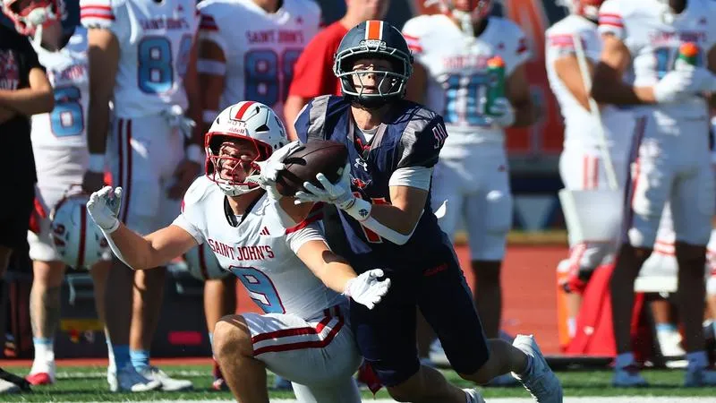 Football: Macalester Falls to No. 3 Saint John's in MIAC Game