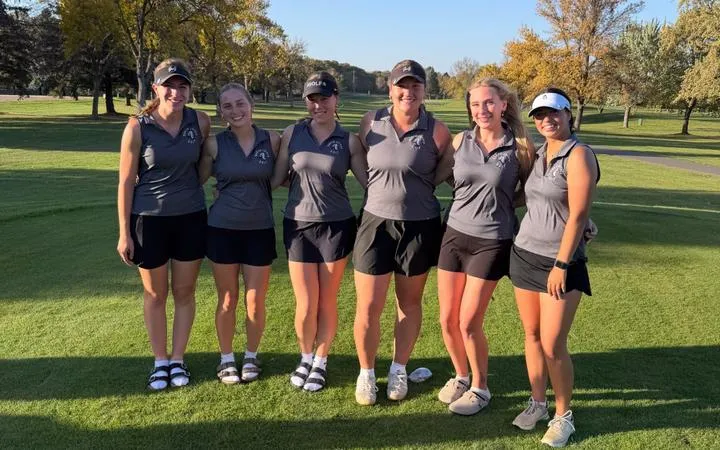 Women's golf completes season at UMAC Championship