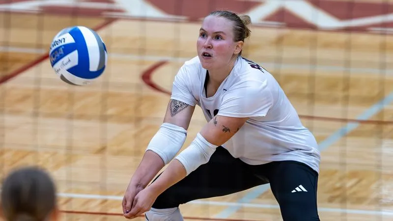 Auggie volleyball swept by Eagles