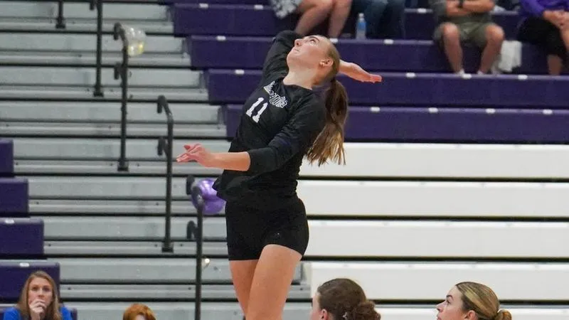 Warriors Fall in Three Sets to MSU Moorhead