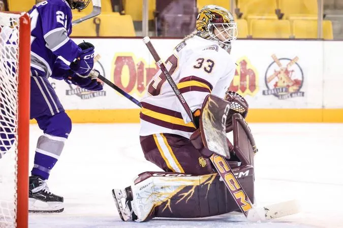 Grenier Earns First Career Win and Shutout, No. 9/10 Bulldogs Top St. Thomas 3-0