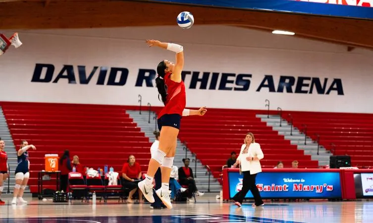 Straight Set Victories for the Cardinals