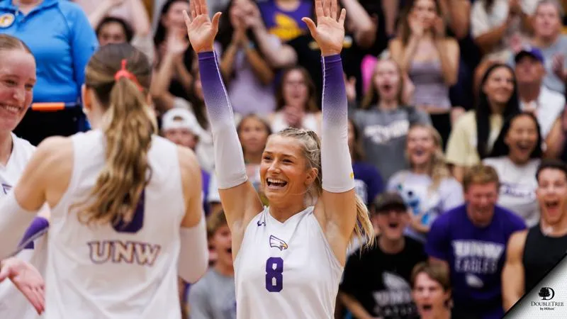 Eagles Earn 11th Sweep of the Season on Homecoming Saturday