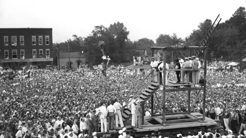 The U.S. last held a public execution in the 1930s. The Pentagon wants to change that