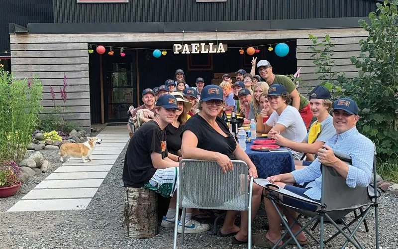 Connoisseur: Paella Party