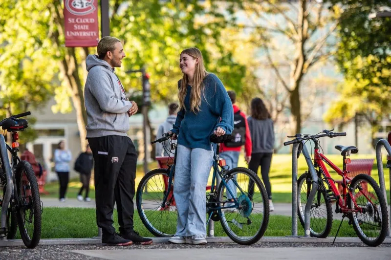 Colleges Boost Minnesota State Enrollment Despite University Declines