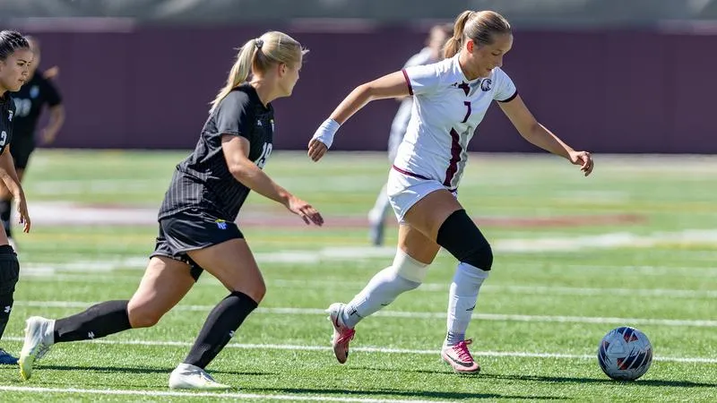 Auggies drop MIAC contest to Knights