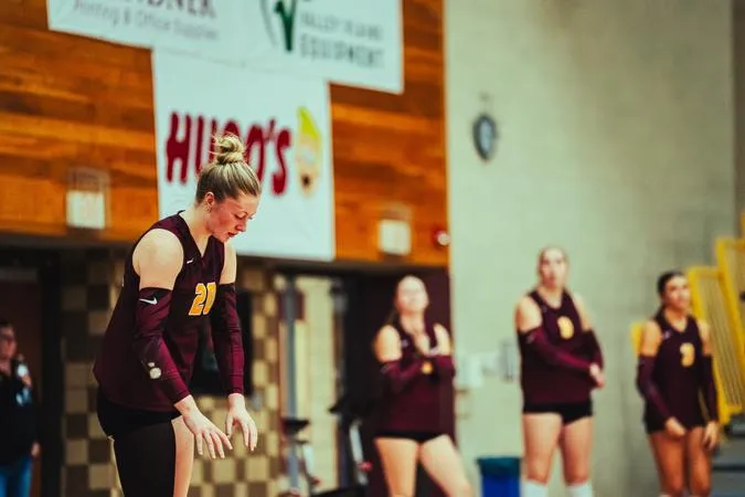 Minnesota Crookston Volleyball Hits the Road to Continue Conference Play at No. 11 Southwest Minnesota State & Sioux Falls