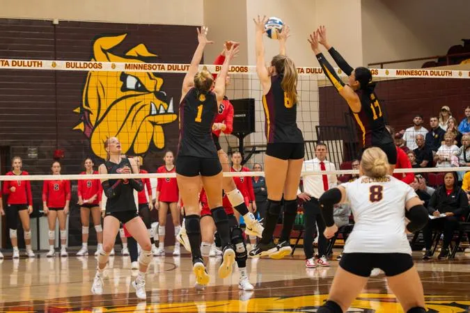 No. 17 Volleyball Hits the Road to Face Augustana, No. 2 Wayne State