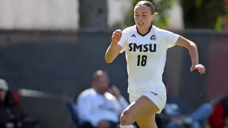 SMSU suffers setback to UMary after conceding two early goals