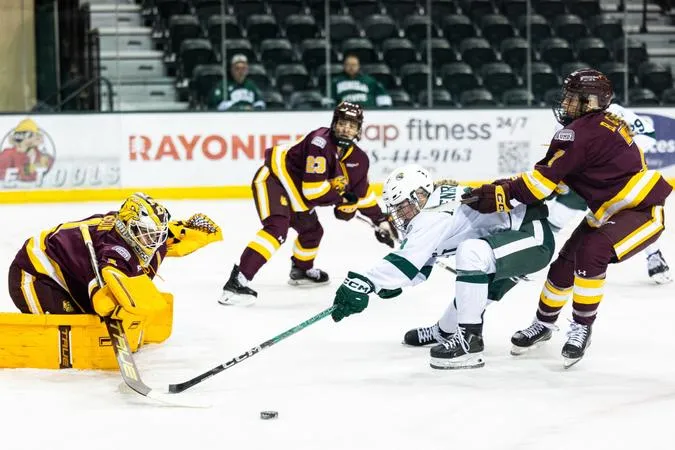 Gascon Takes Over All-Time Shutout Record in No. 11/12 UMD's 3-0 Win Over Bemidji State