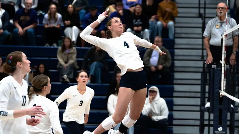 Straub's season-high powers Golden Bear sweep
