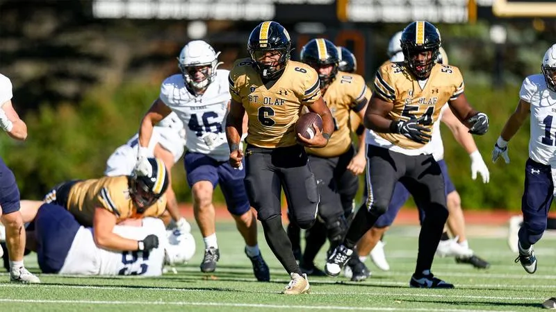 Dillon runs for long touchdown, football bested by No. 15/17 Bethel