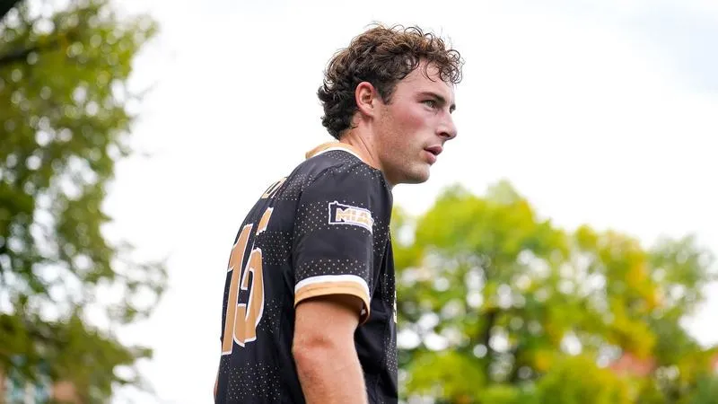Early second-half flurry lifts No. 2 men's soccer past Macalester on road