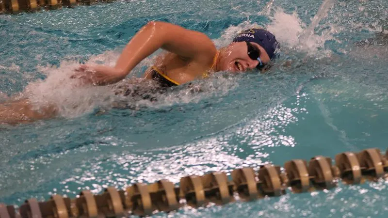 Golden Bears split double-dual with Mavericks and Mustangs