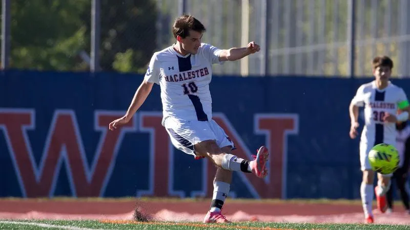 Men's Soccer: No. 2 St. Olaf Tops Scots with Second-Half Surge