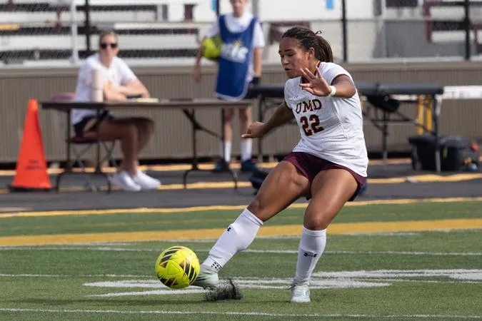 UMD Soccer Picks Up 3-2 Road Win at Winona State