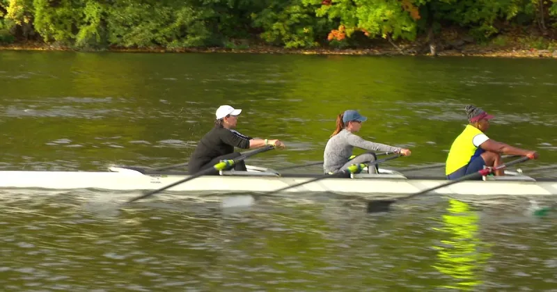 Women in the Minneapolis Rowing Club find challenge, camaraderie on the water