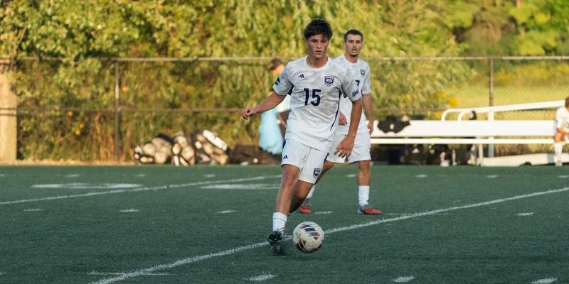 Hosler Hat Trick Highlights Polars' 7-1 Win Over Martin Luther