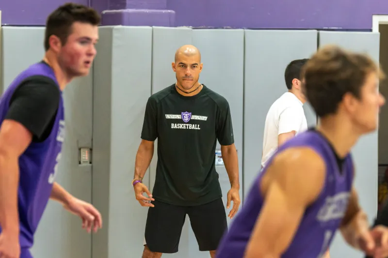Tommies blend veterans, newcomers in Summit chase