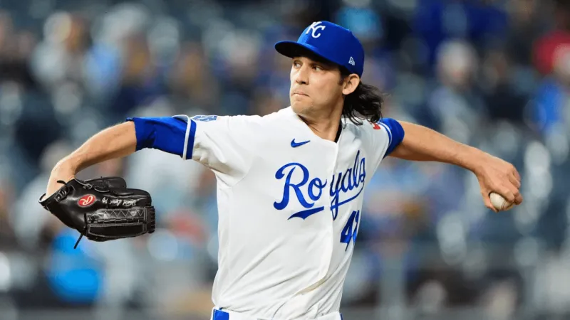 Duran's 2-run, opposite field homer rallies Red Sox to a 4-3 win over the Royals