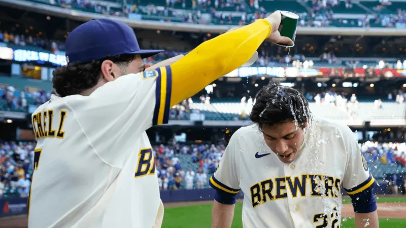 Hitless through seven innings, Brewers rally in eighth to beat Cardinals 2-1