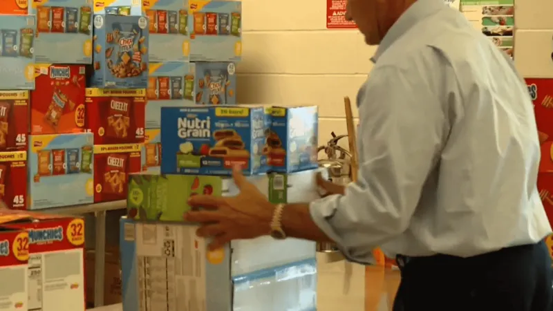 Governor and First Lady deliver snacks to Jefferson City Boys and Girls Club